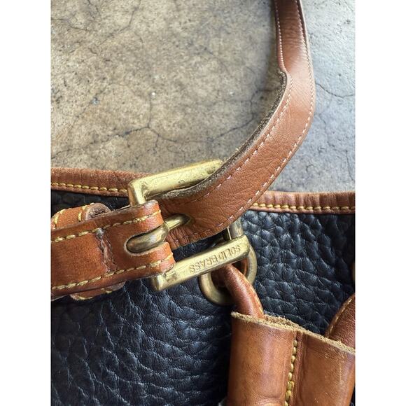 Vintage Dooney & Bourke Hobo Bucket Navy Blue Tan Drawstring Shoulder Bag Pebble - Picture 4 of 7